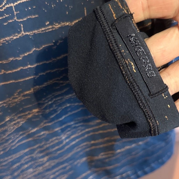 Nike Pro Dri Fit running shirt - Picture 5 of 8